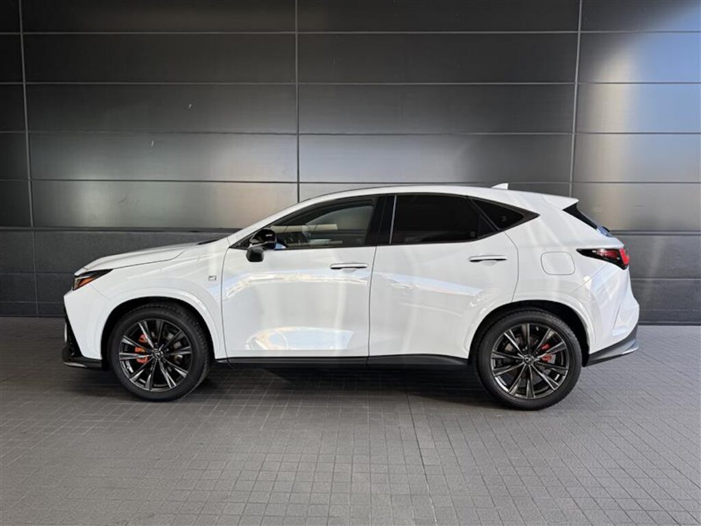 LEXUSのSUV・NXの画像