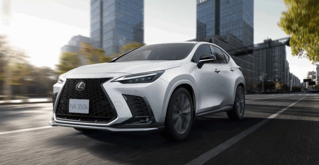 LEXUSのSUV・NXの画像